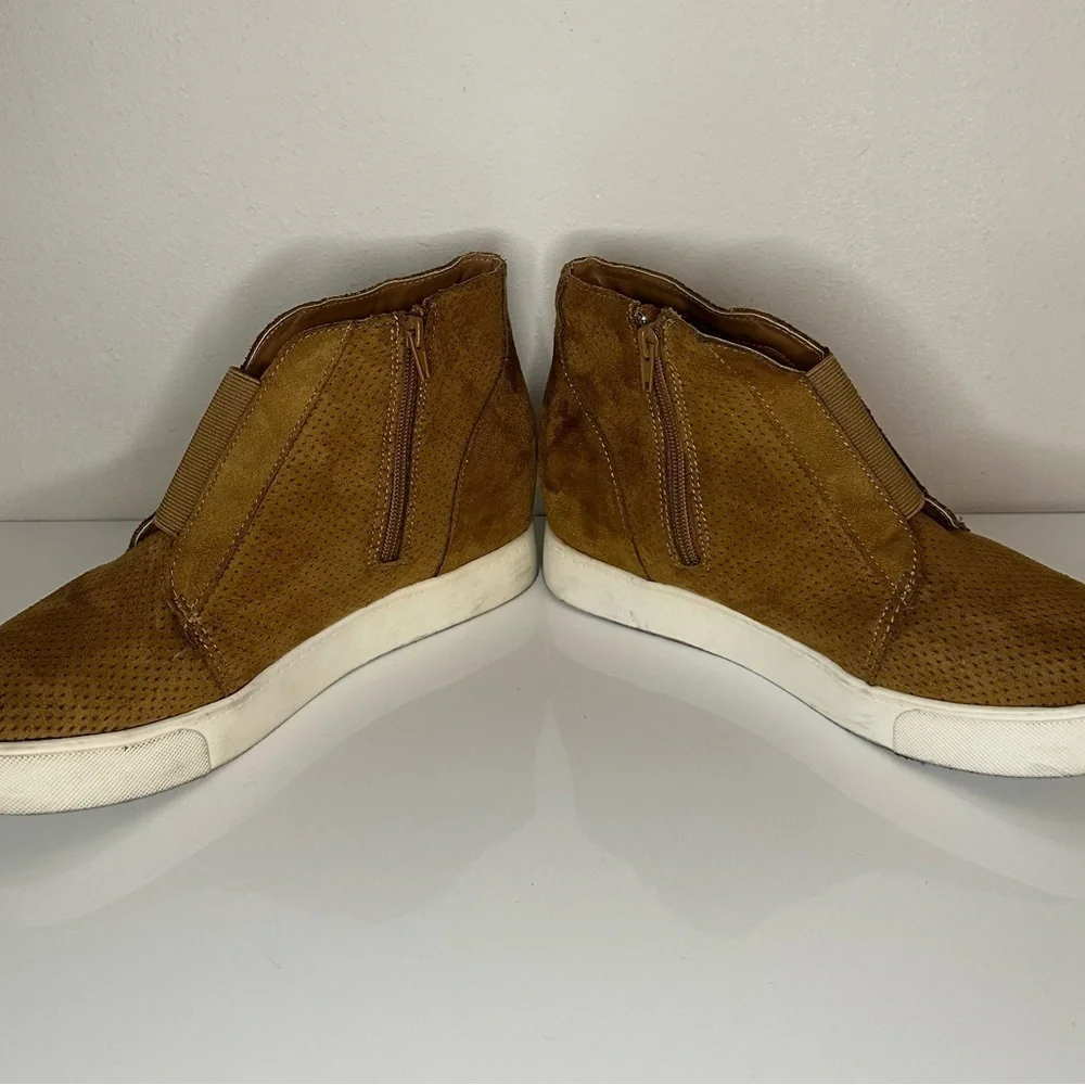 Soda Brown Ankle Boots with Suede Finish